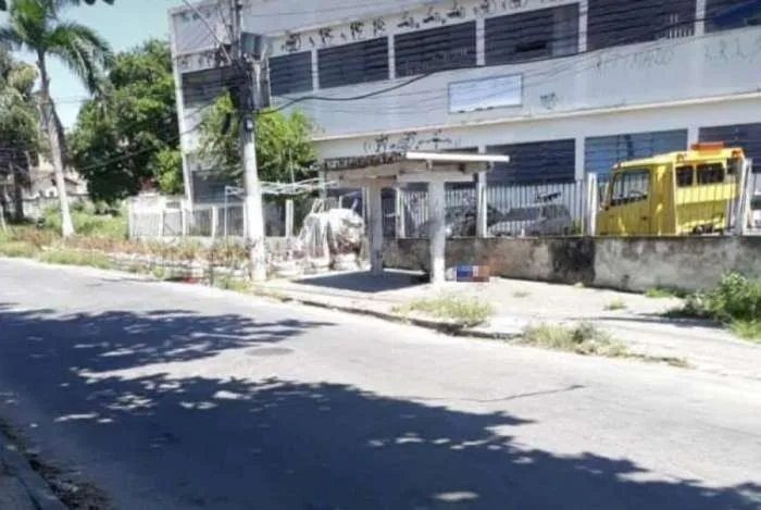 Idoso é morto com tiro de fuzil no RJ!!