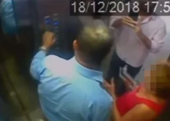 Reporter da Globo agride idosa