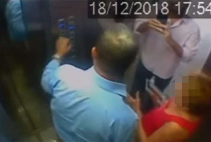 Reporter da Globo agride idosa