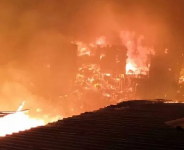 Incêndio de grandes proporções atinge cerca de 600 casas no Amazonas
