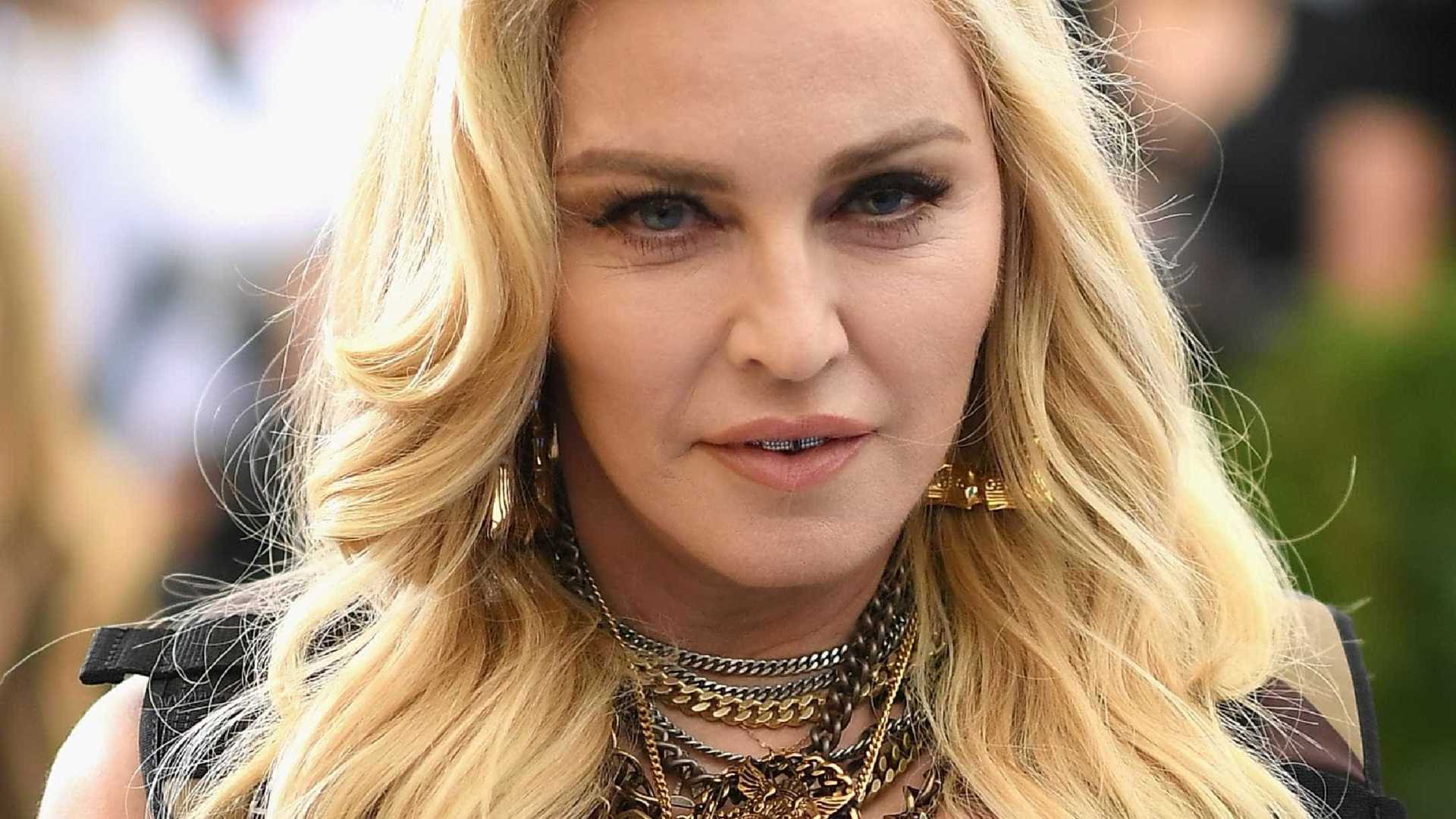 Madonna posta mesma selfie com Anitta e fala de encontro em estúdio
