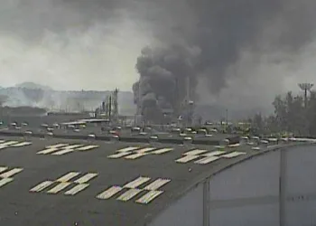 INCÊNDIO EM MANGUINHOS!! AVENIDA BRASIL PARADA!! ROTAS ALTERNATIVAS….