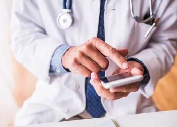 Médicos aprovam usar Whatsapp no relacionamento com paciente