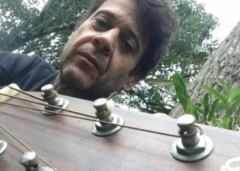 MUSICO DE BANDA FAMOSA NOS ANOS 80, MORRE EM ACIDENTE DE CARRO NO RJ!!