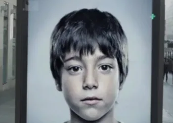 Campanha contra abuso infantil traz mensagem oculta que só crianças veem