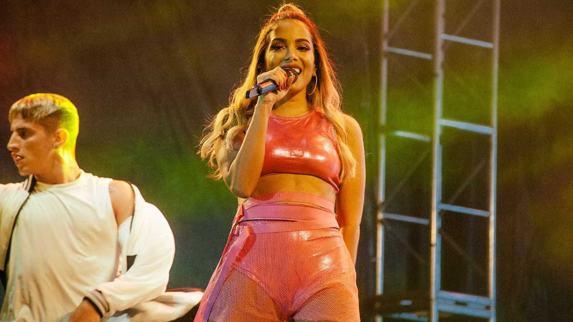 Anitta revela que pensa em parar de cantar em 15 anos