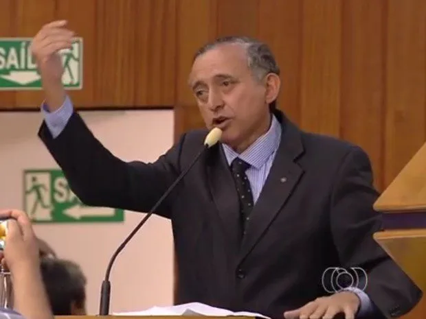 Vereador diz que quem vai a bares de madrugada é ‘corno ou delinquente’