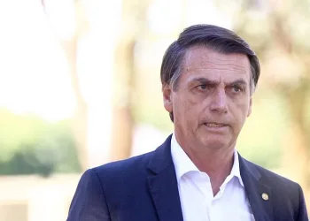 Bolsonaro avalia estender validade de CNH para 10 anos
