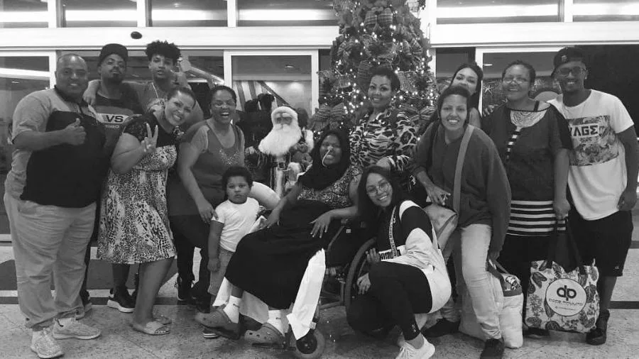 Após meses lutando contra câncer, Cantora tem alta do hospital