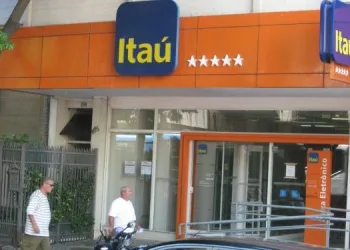 Itaú implanta horário estendido em 156 agências do Rio de Janeiro.