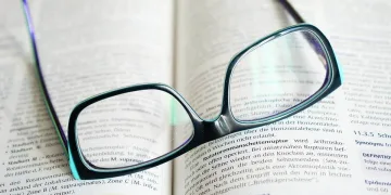 Pessoas que leem livros vivem quase 2 anos a mais do que as que não leem, diz pesquisa