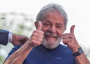 Ministro determina soltura de Lula