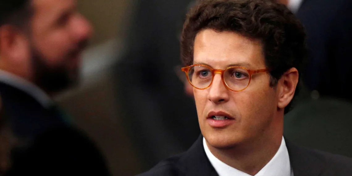 Bolsonaro descarta tirar ministro condenado de governo