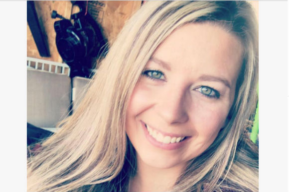 Mãe diz que o espírito do falecido marido apareceu durante ensaio de gestante e fotos viralizam confira