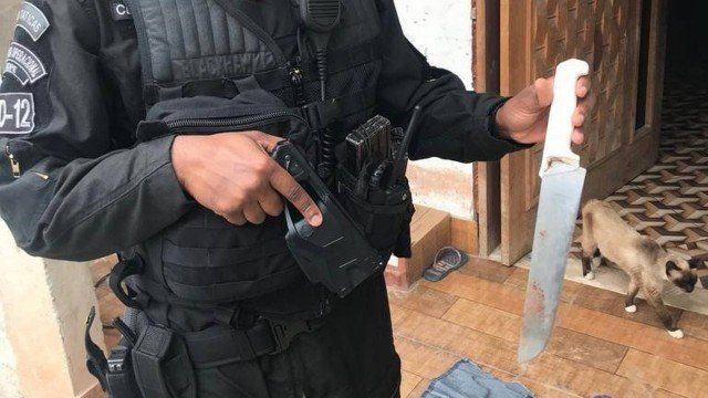 Marido bate com a cabeça da mulher na pia e a ameaça com faca após briga em Bairro na Zona Oeste!!