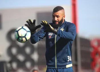 Goleiro Muralha quer voltar para o Flamengo: ‘Saudade daquela torcida’