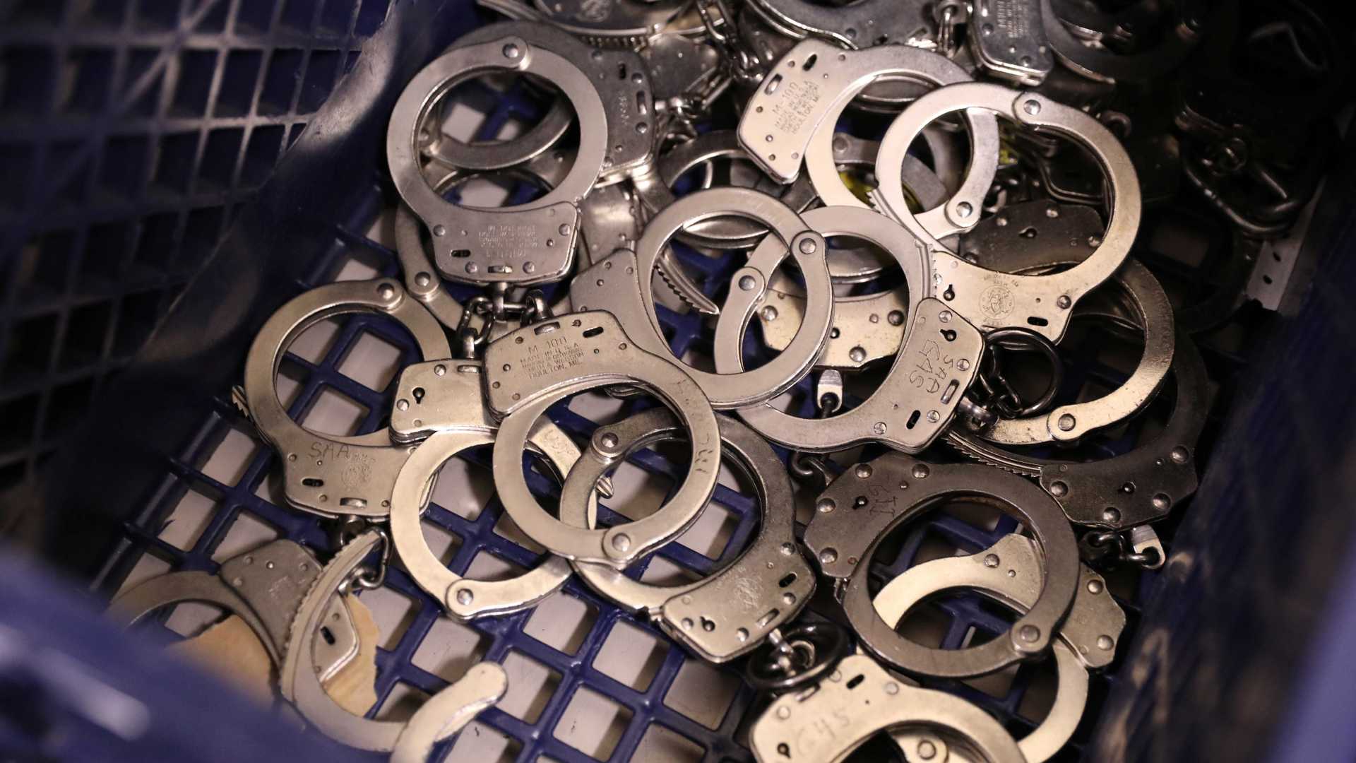 Polícia do Rio prende 10 pessoas em operação contra tráfico de droga