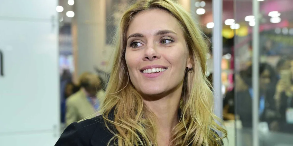 Carolina Dieckmann conta que já namorou com mulher