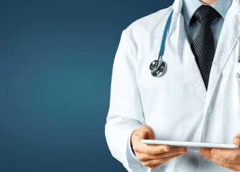 Bairro do Rio fica sem médicos com saída de cubanos: ‘Agora, só Jesus’