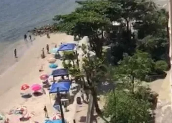 Tiroteio mata um e fere dois em praia no litoral de São Paulo; vídeo