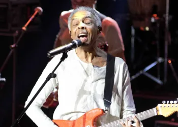 Copacabana terá 14 minutos de fogos, Gil, Ludmilla e hotéis lotados