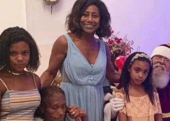Gloria Maria rebate crítica na net sobre as filhas