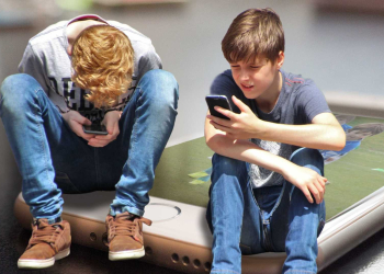 Pais buscam alternativas para tirar crianças de eletrônicos