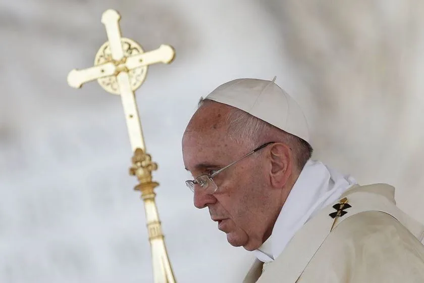 Papa pede que padres pedófilos se entreguem à Justiça