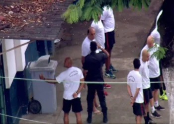 Preso no Rio, Pezão tem ceia de Natal com peru e rabanada