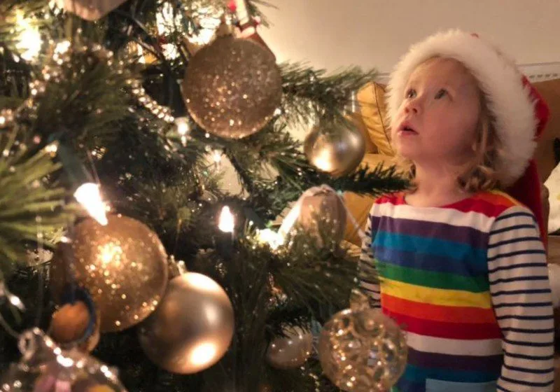 Idoso deixa 14 anos de presentes de Natal para filha de vizinho