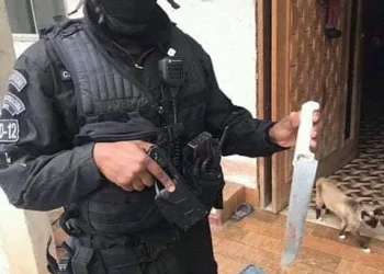 BOPE LIBERTA MULHER MANTIDA COMO REFÉM PELO ESPOSO EM BAIRRO NA ZONA OESTE!