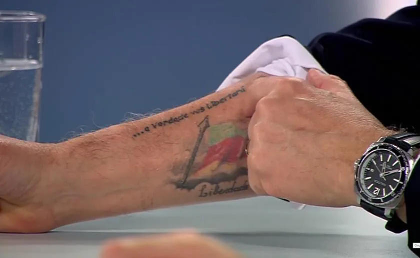 Onyx tatuou versículo bíblico para não esquecer do “erro” com caixa 2