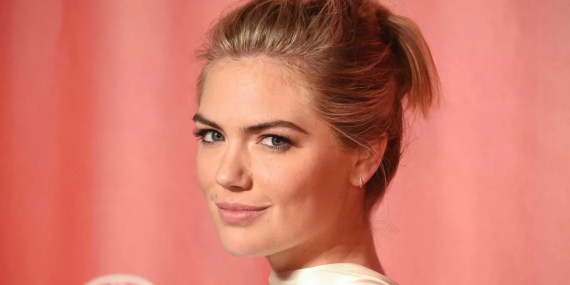 Top polemiza ao postar foto bebendo vinho enquanto amamenta