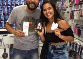 Vendedor compra celular roubado para devolver aparelho à dona em Itaguaí