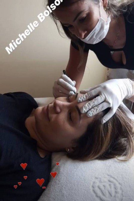MICHELLE BOLSONARO CUIDA DO VISUAL A POUCOS DIAS DA POSSE EM BRASÍLIA