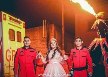 Jovem chega à festa de 15 anos com socorristas que a salvaram: ‘Milagre’