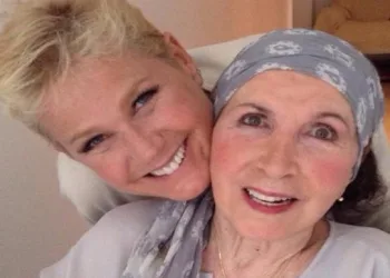 Xuxa faz relato emocionante sobre primeiro Natal sem a mãe