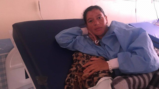 MULHER DA A LUZ EM CHÃO DE HOSPITAL NA ZONA OESTE!!