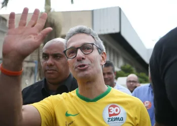 Para evitar gastos, governador cancela ida à posse de Bolsonaro