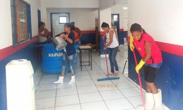 FAXINEIRA, ATENDENTE DE LANCHONETE, AUXILIAR DE SERVIÇOS GERAIS, PADEIRO – R$ 1.207,00 – COM E SEM EXPERIENCIA