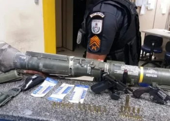 Oficial da Marinha é preso com lança míssil no RJ
