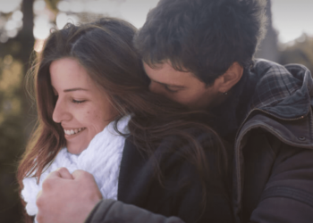 Mulheres são movidas a carinho, por que é tão difícil para homens entender?!