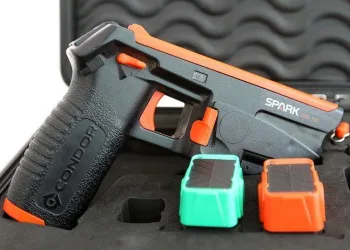 Guardas Municipais de Macaé devem usar armas não-letais até o meio do ano, afirma Prefeitura