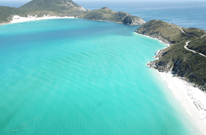 Após serem contaminadas, duas praias de Arraial do Cabo são liberadas