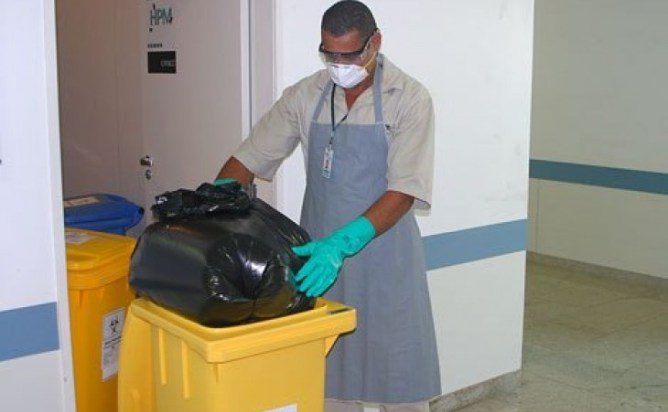 CLINICA MÉDICA E REDE DE HOTEIS VAGAS P/ AUXILIAR DE LIMPEZA, RECEPCIONISTA, AUXILIAR DE ESTOQUE, ASSISTENTE DE PATENTES – R$ 1.300,00