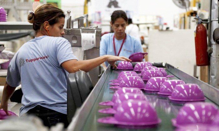 TUPPERWARE VAGAS PARA EMBALADORES – R$ 1.302,00 + BENEFICIOS – 8 VAGAS