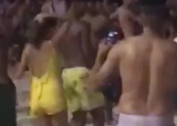 BRIGA E CONFUSÃO EM BARRA DE GUARATIBA NESSA SEGUNDA FEIRA