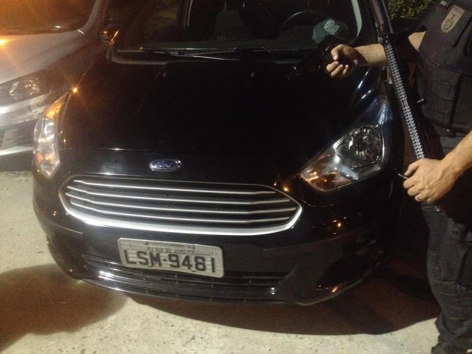 POLICIAIS PRENDEM BANDIDOS EM CAMPO GRANDE!! PRA CIMA DELES!!