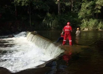 ENCONTRADOS CORPOS EM CACHOEIRA NO RJ APÓS TROMBA D’AGUA