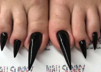 Esta é a nova tendência para as unhas dos pés.